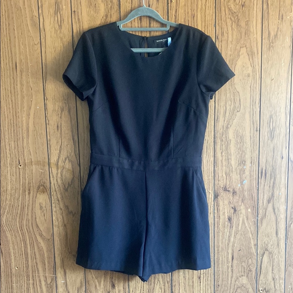 Banana Republic Black Romper Classic Tailored Design Back Zipper Size 4